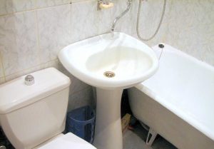 Установка раковины тюльпан в ванной в Бердске